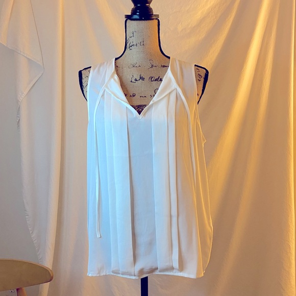 J.Crew Factory womens sleeveless top. Pleated with a tie-neck. - Picture 3 of 9